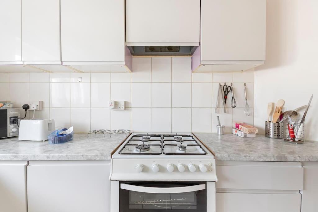 Cosy 1 Bedroom Flat Near Barking Town Centre Bagian luar foto