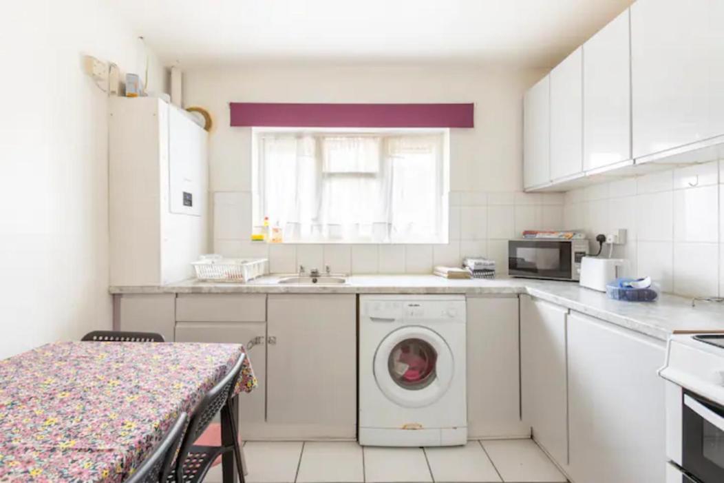 Cosy 1 Bedroom Flat Near Barking Town Centre Bagian luar foto