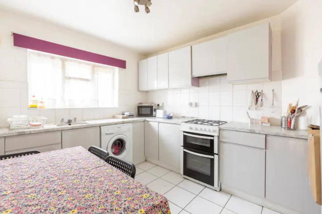 Cosy 1 Bedroom Flat Near Barking Town Centre Bagian luar foto